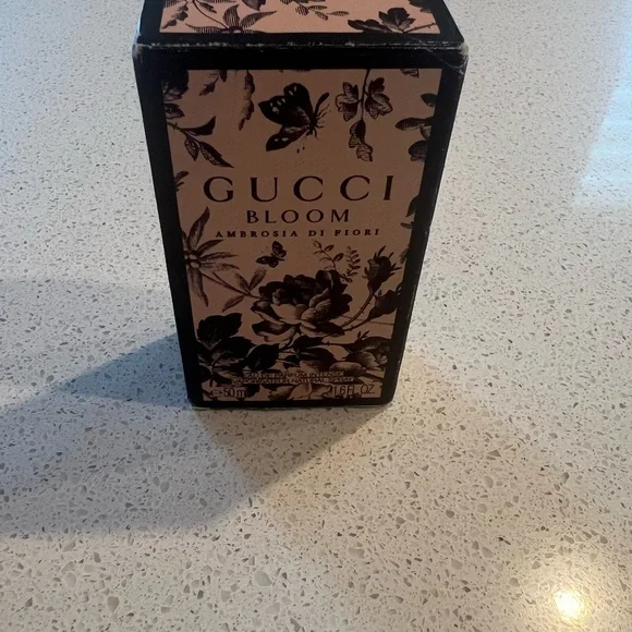 Gucci Black and Cream Designer Box How Gucci defied the luxury industry with sustainable packaging main image 3